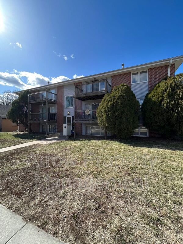 Building Photo - 3831 S 46th St