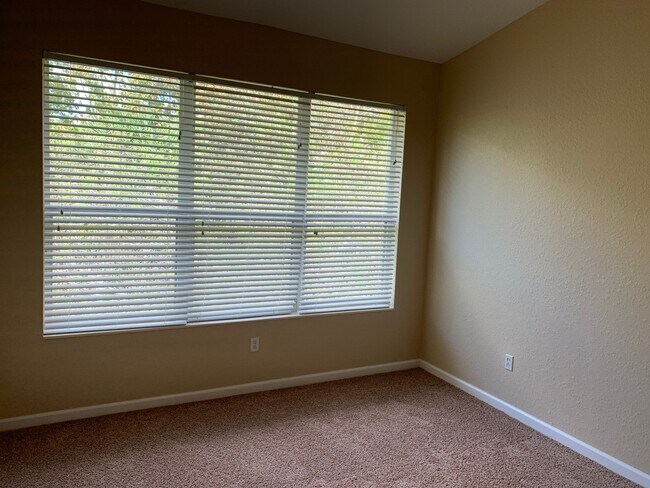 Building Photo - 5022 Maxon Terrace