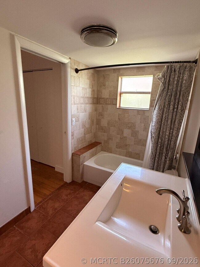Building Photo - 342 Southwind Dr