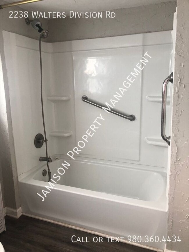 Building Photo - 2238 Walters Division Rd