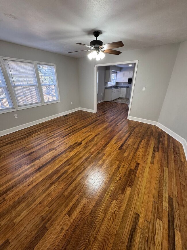 Building Photo - Completely renovated 2 bedroom  cabin