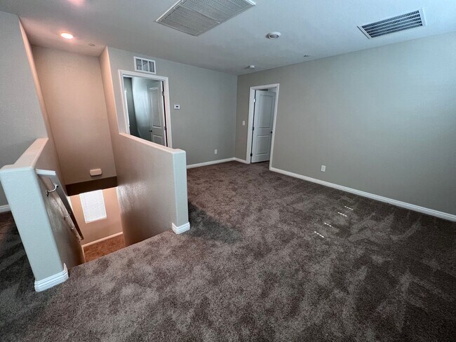 Building Photo - CASA BELLA COMMUNITY 3 BEDROOM 2.5 BATH LO...