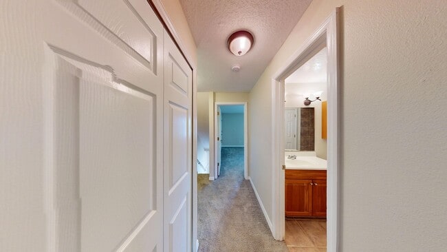 Building Photo - 2Bed/1.5Bath TOWNHOUSE IN WINTER PARK!!   ...