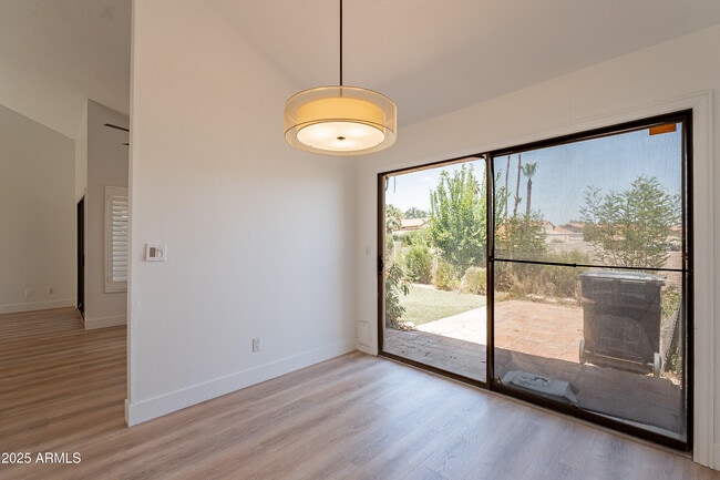 Building Photo - 1717 N Ventura Ln