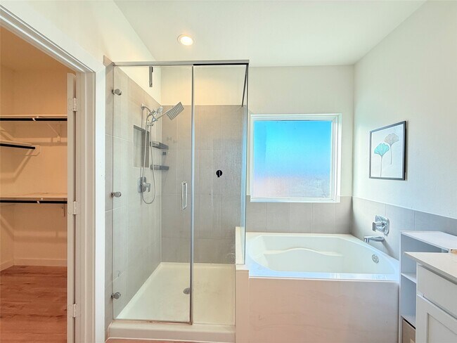 Building Photo - 105 Aurora Spgs Dr