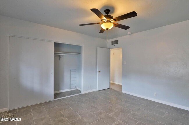 Building Photo - 345 W Windsor Ave