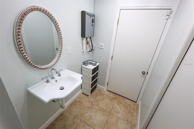 Building Photo - 3104 W North A St