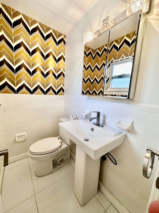Building Photo - 7210 Seminole Dr