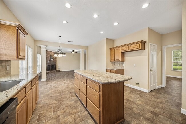 Building Photo - 16715 Colony Terrace Dr