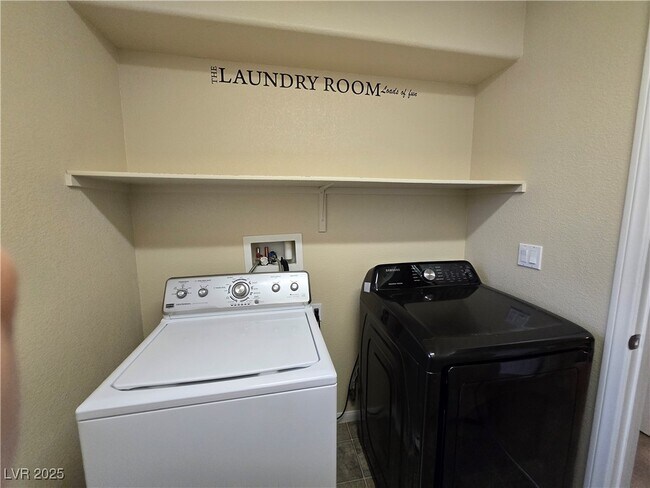 Building Photo - 10601 Cave Ridge St