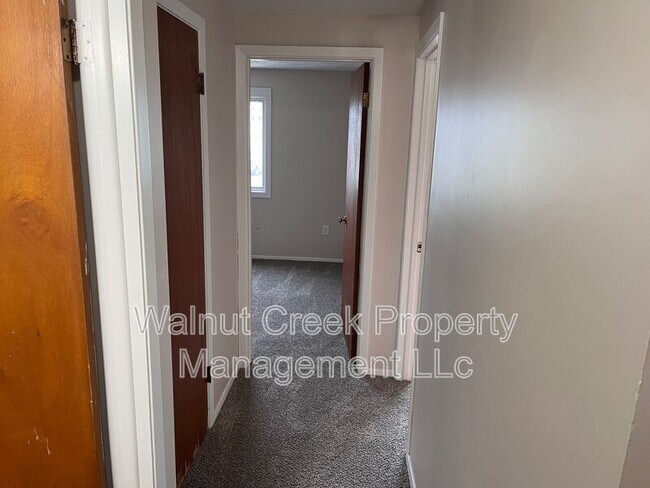 Building Photo - 5520 Beavercrest Dr