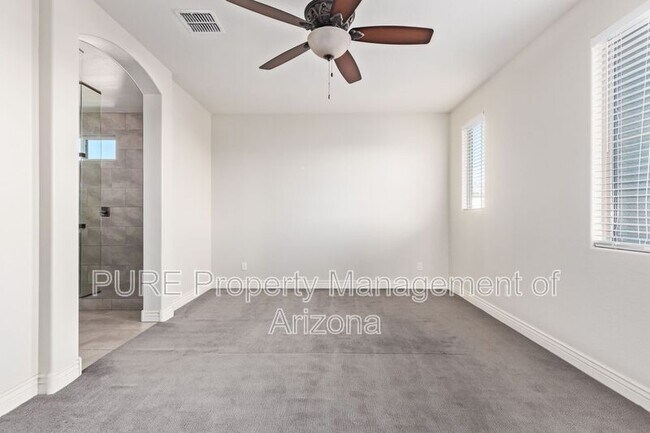 Building Photo - 2902 E Ebony Dr
