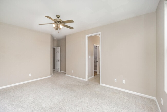 Building Photo - 741 Whispering Brook Trce