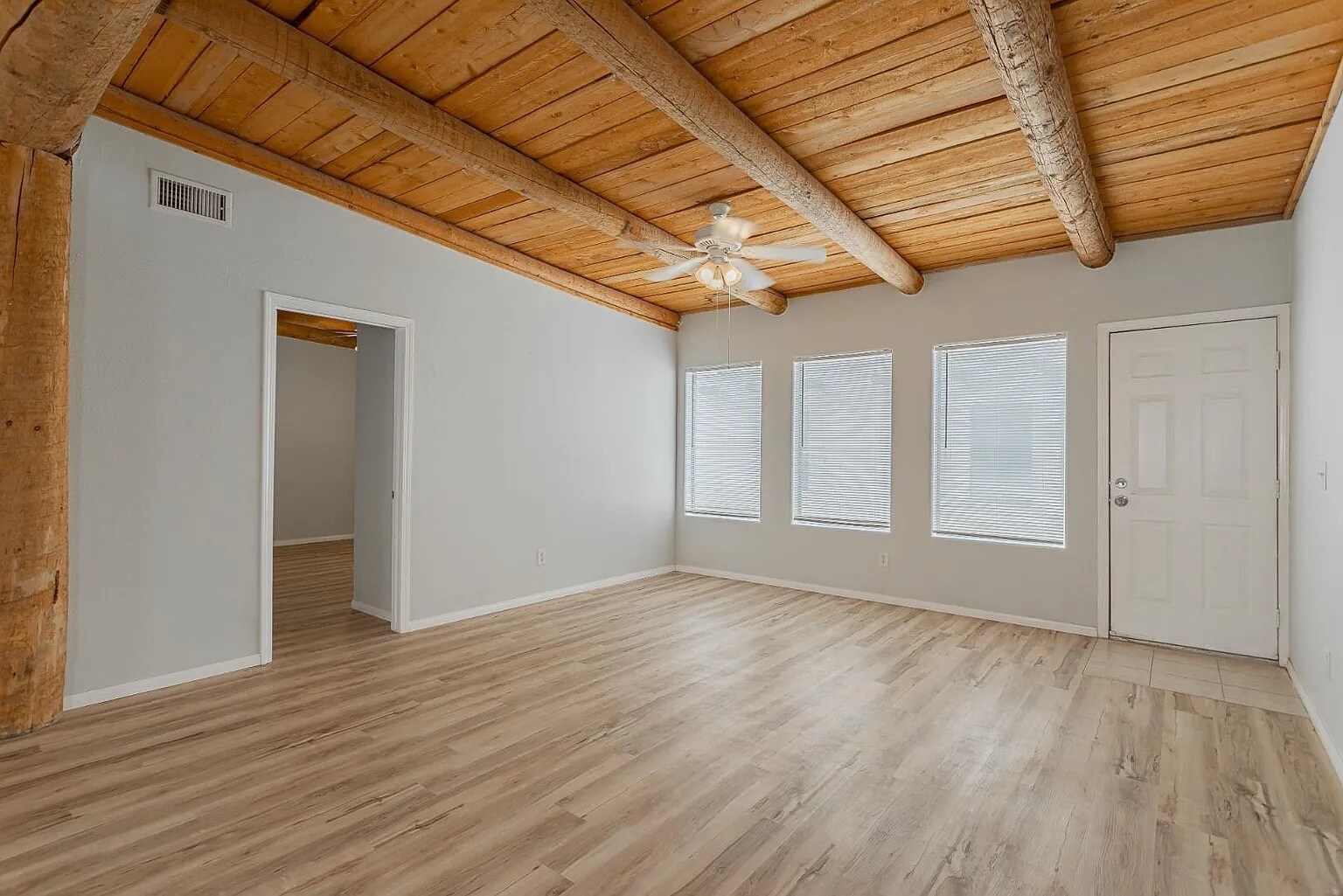 Building Photo - 1960 E Ambush St