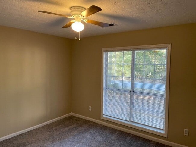 Building Photo - 385 Burch Rd