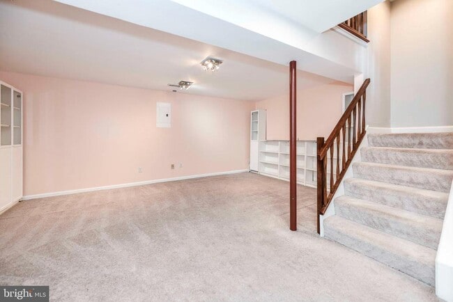 Building Photo - 261 Gundry Dr