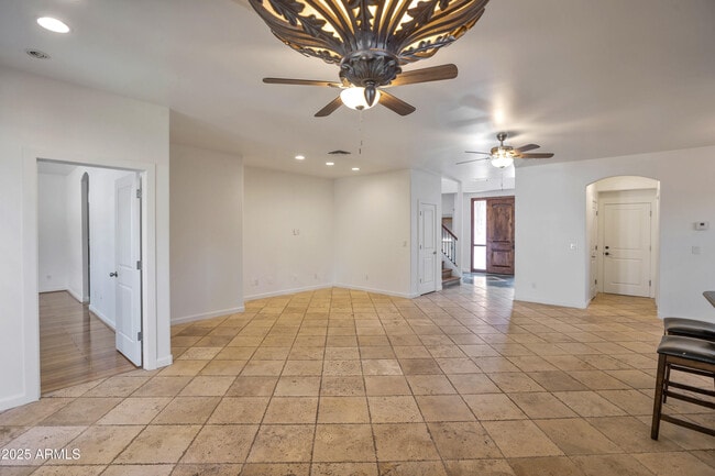 Building Photo - 4302 E Sells Dr