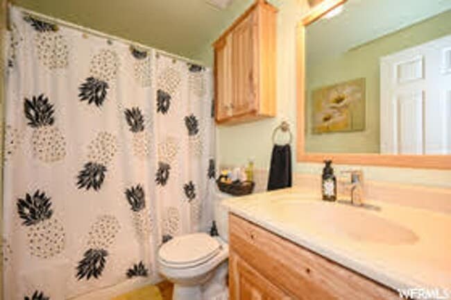 Building Photo - Charming 2 Bed 1 Bath Millcreek Apartment in Prime Location