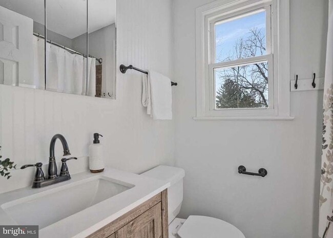 Building Photo - 2509 Oberlin Dr