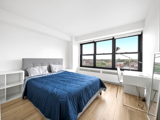 Building Photo - 6118 N Sheridan Rd