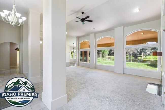 Building Photo - 418 E Trailside Dr