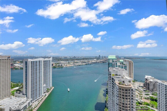 Primary Photo - 465 Brickell Ave