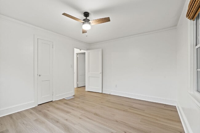 Building Photo - Nicely maintained 3 Bed, 1 Bath Single-Level Home with Bonus Sunroom