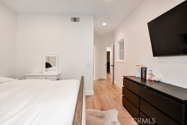 Building Photo - 44 Anjou