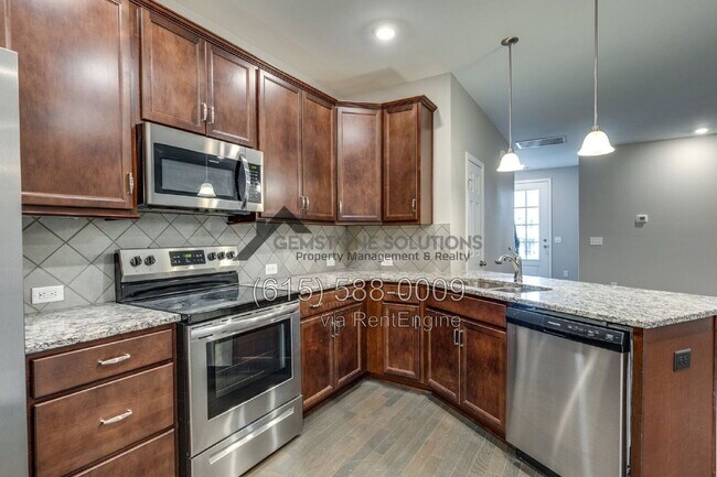 Building Photo - 714 Hahn Ct