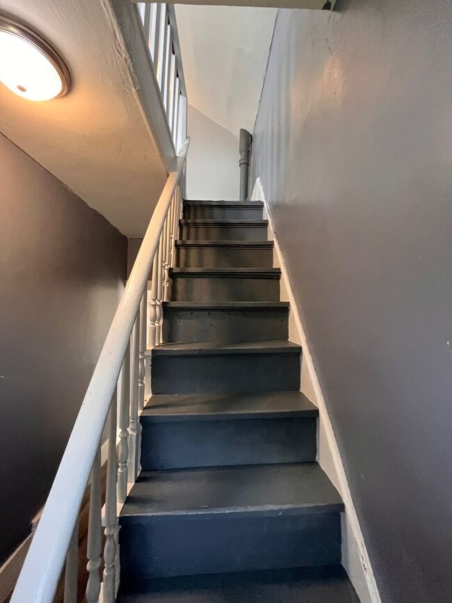 Building Photo - 3 Bedroom 1 Bath House in Davenport!
