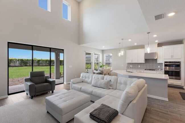 Building Photo - 9312 Tequila Sunrise Dr