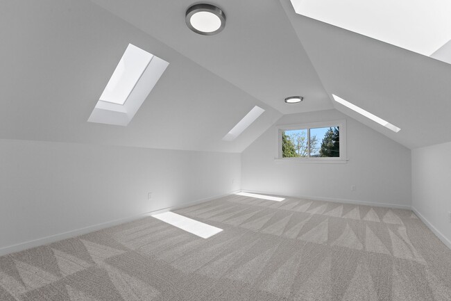 Building Photo - 4bd/2.75ba Seattle Home