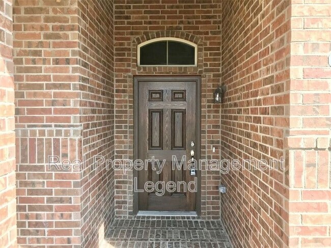 Building Photo - 4021 Lazy River Ranch Rd