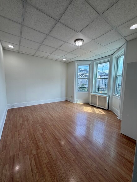 Building Photo - 2305 Kerrigan Ave