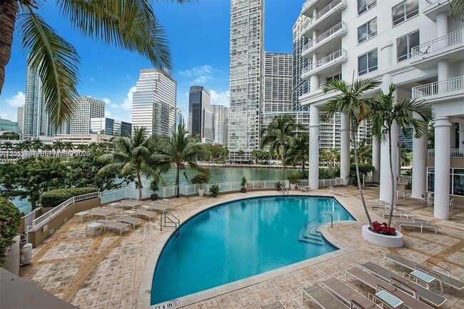 Building Photo - 801 Brickell Key Blvd