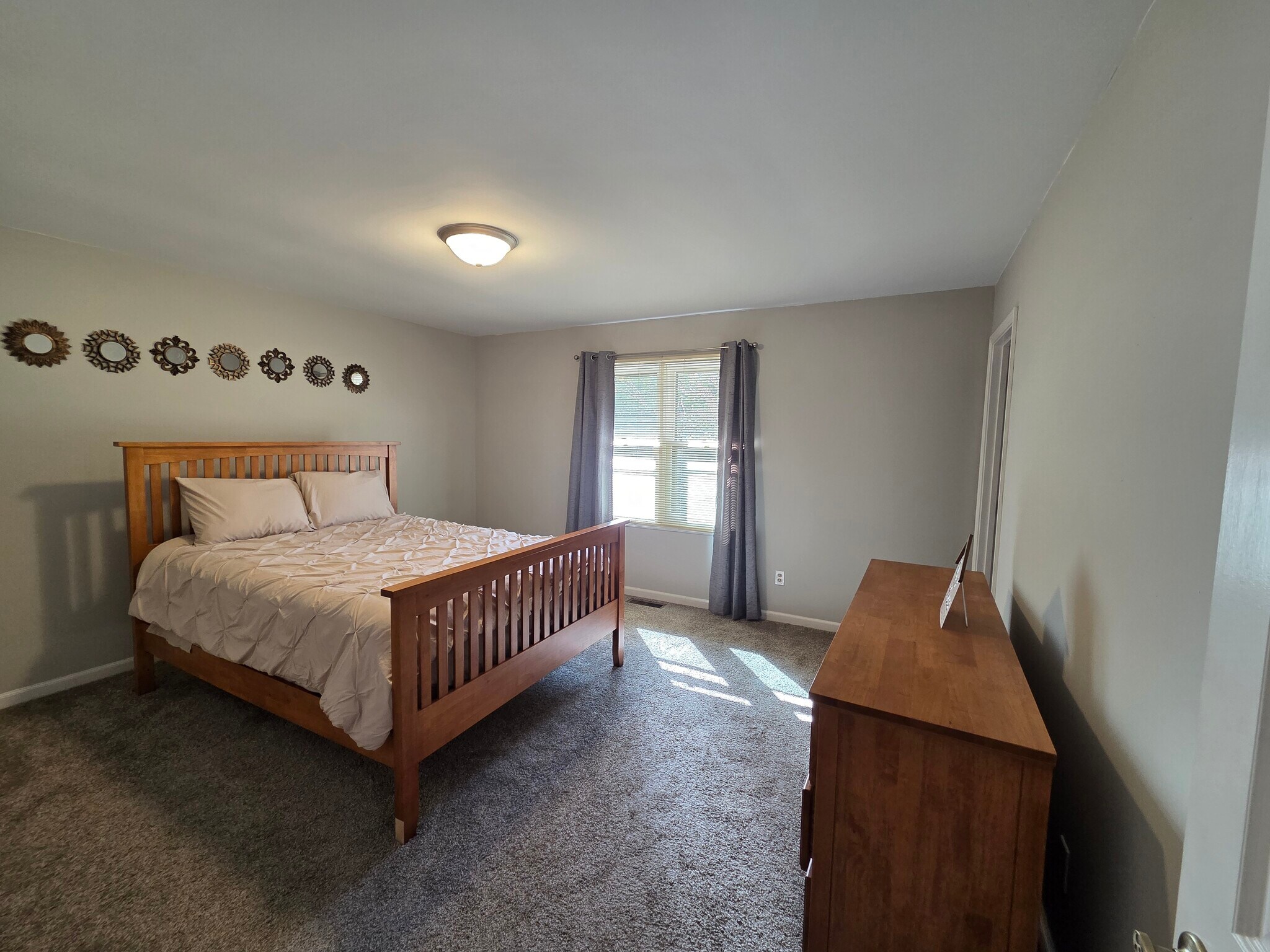 Building Photo - 5721 Gardenia Dr