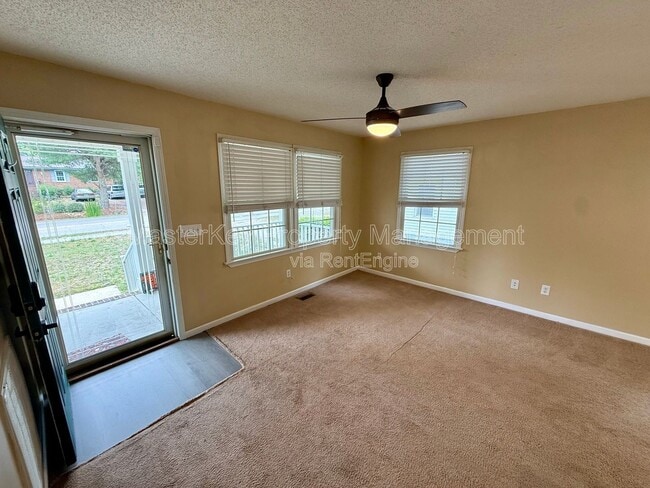 Building Photo - 204 W Barbee St