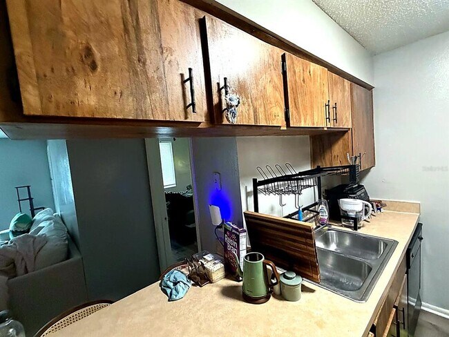 Building Photo - 228 Thorntree Pl