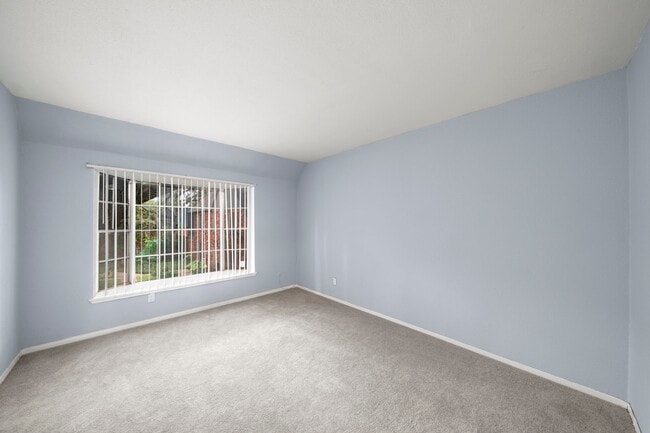 Building Photo - 11550 Chimney Rock Rd