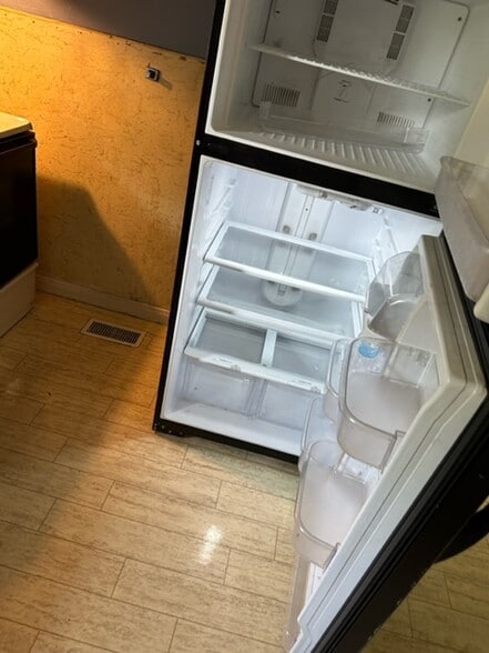 Building Photo - 838 E Jackson St