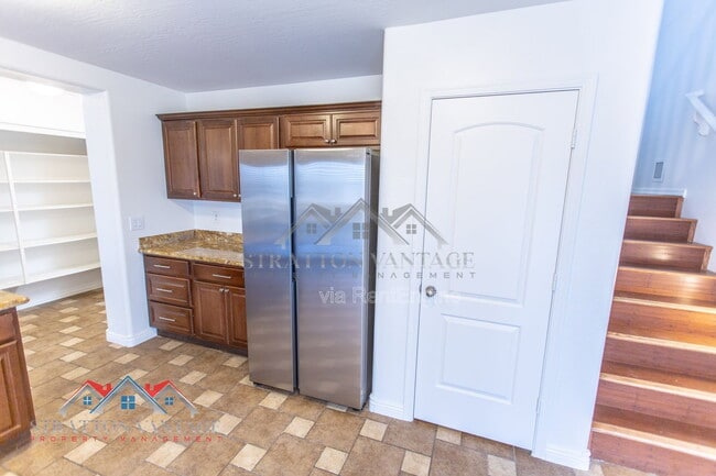 Building Photo - 110 Cholla St