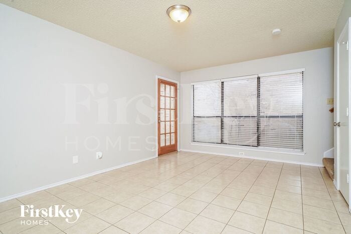 Building Photo - 1323 Jasmine Dr
