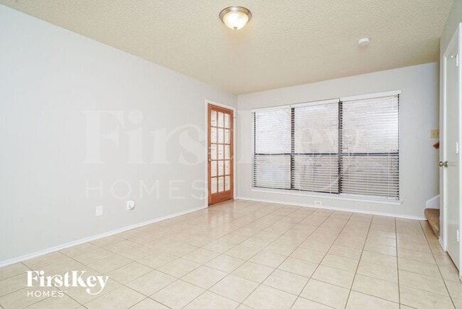 Building Photo - 1323 Jasmine Dr