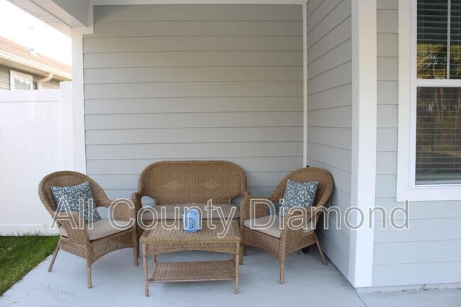 Building Photo - 446 Foxtail Wy