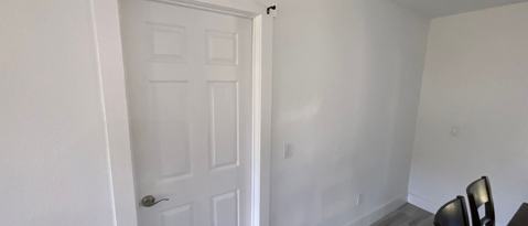 Building Photo - 1450 Mariposa Dr NE