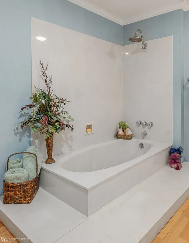 Building Photo - Beautiful 2 Bedroom, 2 Bathroom home with ...