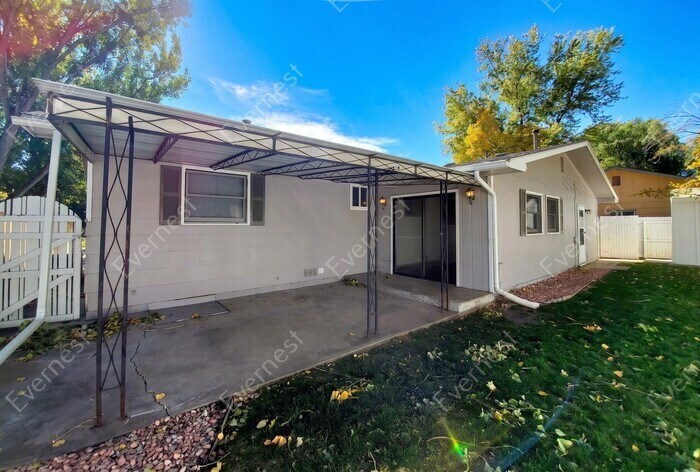 Building Photo - 1116 Juniper Ct