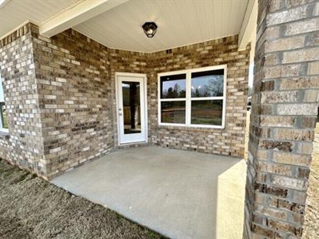 Building Photo - 9220 Current Wy SE