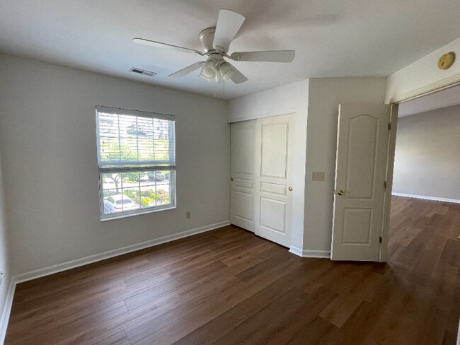 Building Photo - 301 Skyview Ct