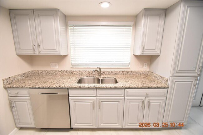 Building Photo - 2600 60th Ave S